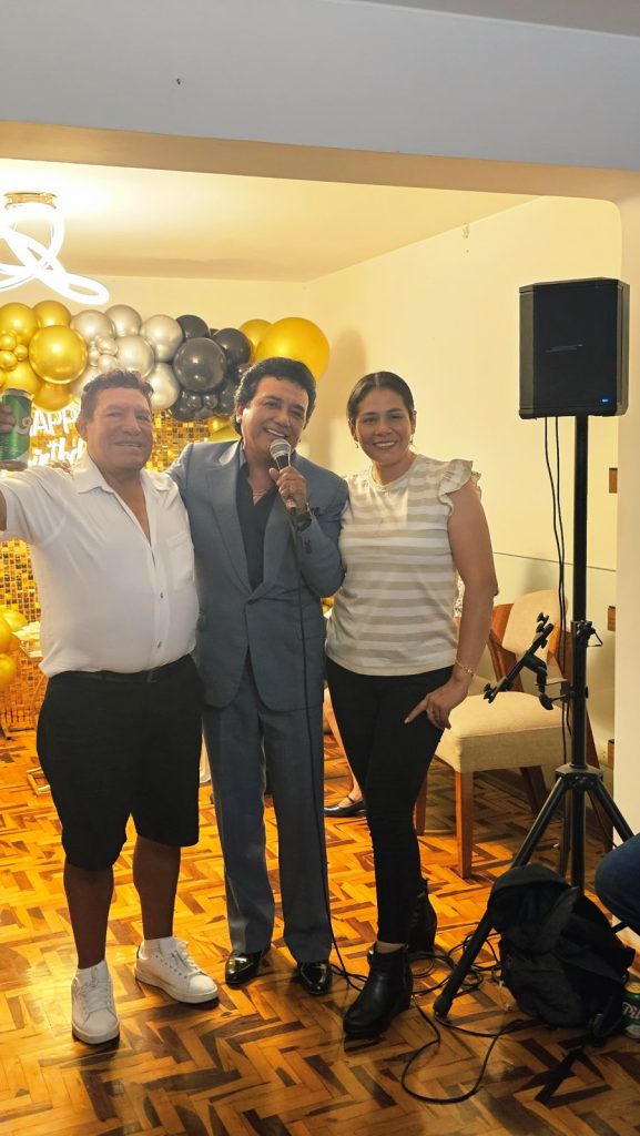 Carlos Burga, Yo Soy José José, en un cumpleaños con la familia del homenajeado